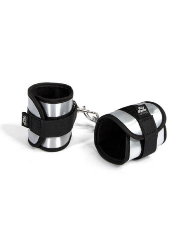 Totally His Håndlænker